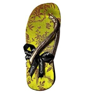 Cicciabella Green and Gold Flip Flops. Size S (5-6)